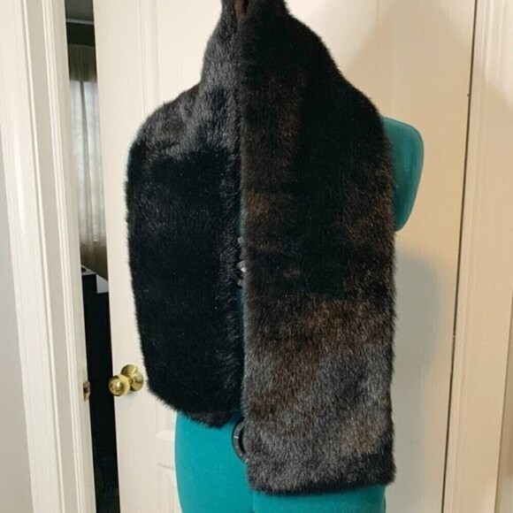 Faux Fur Winter Warm Black Collar Scarf - Picture 2 of 6